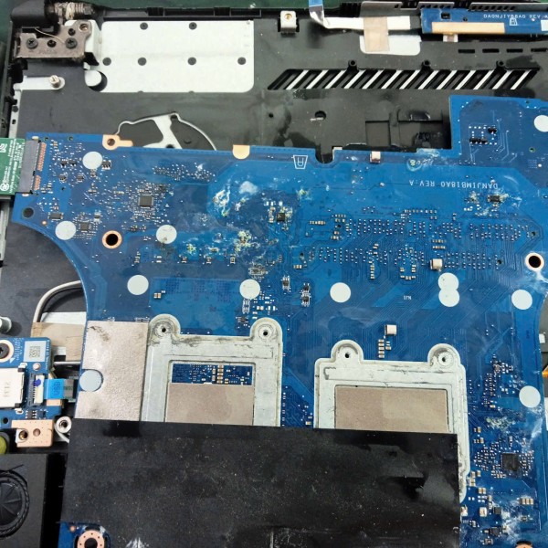 Dịch vụ phá mật khẩu Microsoft Surface giá rẻ